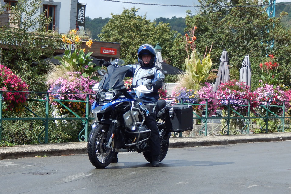 Motorrijbewijspoint Barendrecht examengarantie AVB en AVD